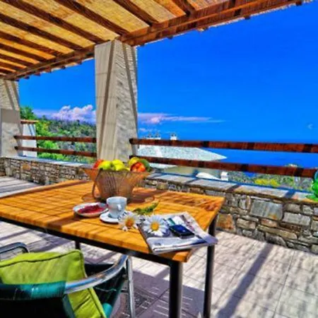 Отель Petradi Каламаки