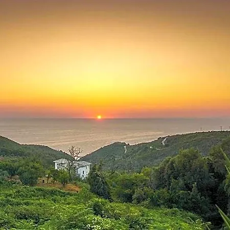 Petradi Hotel 3*